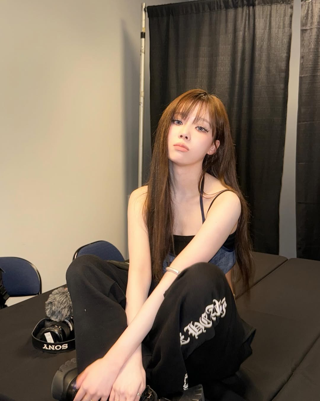 여돌 백스테이지룩 최애 브랜드🖤
자신감 뿜뿜🆙 쎈 언니로 만들어주는 크롬하츠 스타일링🤘🏻 이미지5
