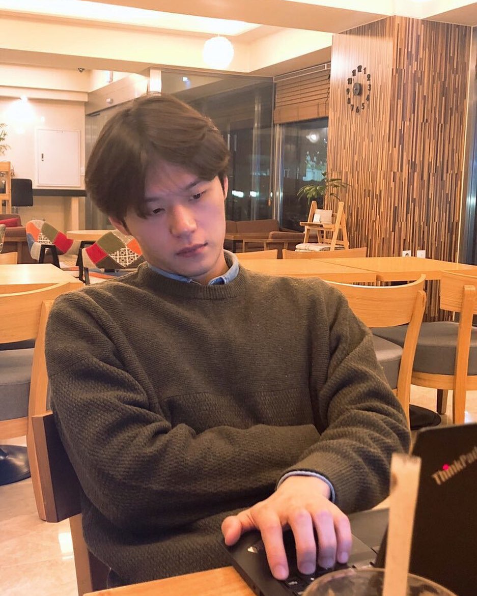 알고보니 속으로 다 좋아하는 스타일

수더분한 외모와 장난기 넘치는 성격 때문에 겉으론 '아, 왜 저래' 하지만, 인기투표에서 항상 상위권에 오르는 그 매력! 한번쯤은 모두가 마음에 품어봤을 법한 남자 셀럽들을 준비해봤습니다❤️@특: 오래된 여자친구 있음.

1. 구교환
2. 오정세
3. 노재원
4. 이학주 이미지4