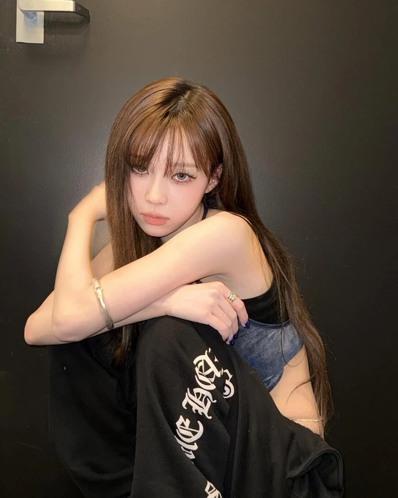 여돌 백스테이지룩 최애 브랜드🖤
자신감 뿜뿜🆙 쎈 언니로 만들어주는 크롬하츠 스타일링🤘🏻 이미지1