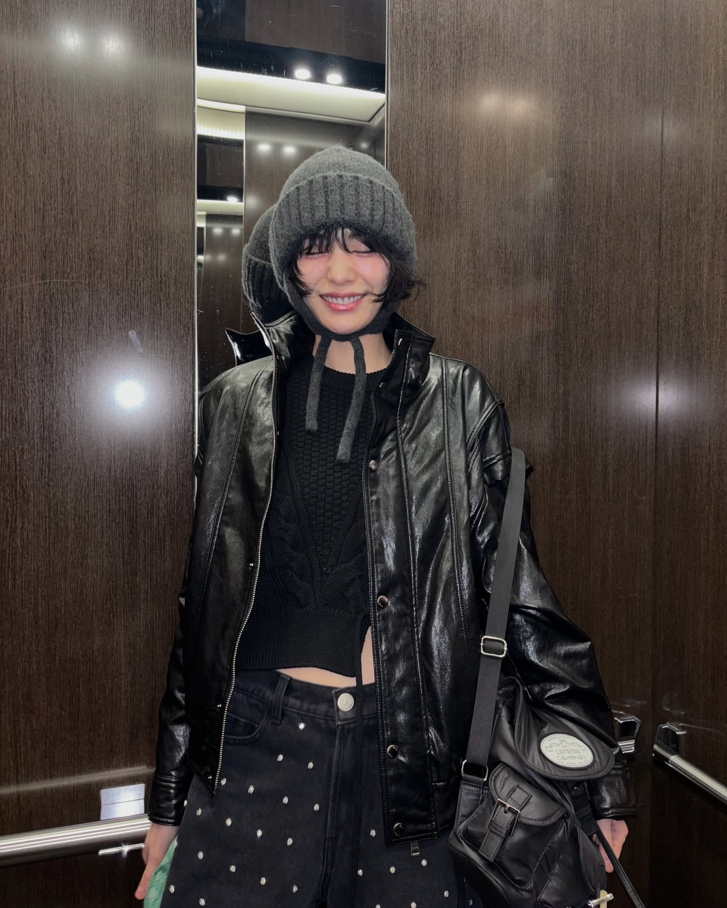 블랙이 퍼스널 컬러🖤나나
나나의 시크한 무드랑 찰떡인 블랙 스타일링 모음.zip✨ 이미지