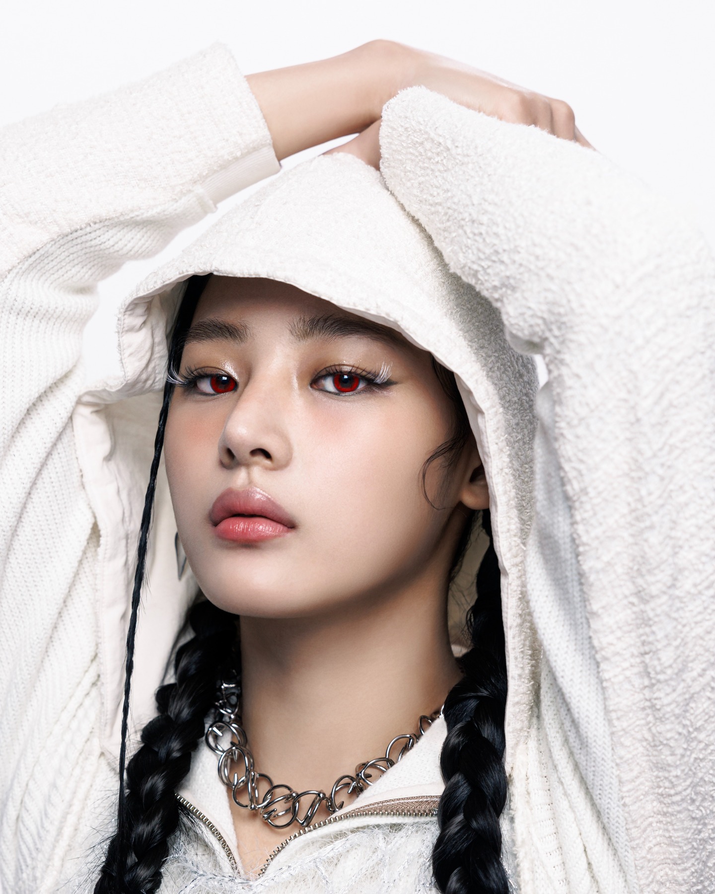 뉴진스의 새 그룹명은 'NJZ'🤘🏻

새 이름을 찾던 그룹 뉴진스가 그룹명을 발표했습니다. 새 이름은 'NJZ(엔제이지)'로, 3월 홍콩에서 열리는 '컴플렉스콘 홍콩(ComplexCon Hong Kong)' 라인업에 이름을 올렸습니다.

컴플렉스콘 측은 SNS에 " 민지,하니,다니엘,해린,혜인의 새로운 그룹명 NJZ 2025년 엔제이지와 함께하게 될 깜짝 놀랄 여정을 기대해 주세요!"라며 위 사실을 알렸습니다. 새 그룹명 NJZ로 어떤 모습을 보여줄까요? 이미지4