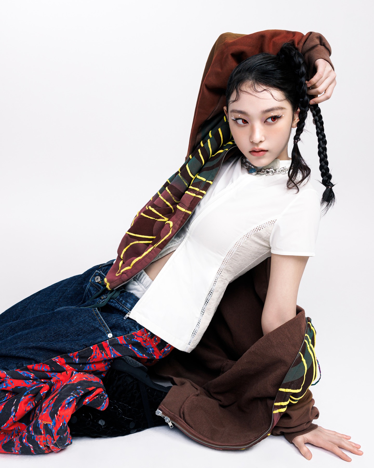 뉴진스의 새 그룹명은 'NJZ'🤘🏻

새 이름을 찾던 그룹 뉴진스가 그룹명을 발표했습니다. 새 이름은 'NJZ(엔제이지)'로, 3월 홍콩에서 열리는 '컴플렉스콘 홍콩(ComplexCon Hong Kong)' 라인업에 이름을 올렸습니다.

컴플렉스콘 측은 SNS에 " 민지,하니,다니엘,해린,혜인의 새로운 그룹명 NJZ 2025년 엔제이지와 함께하게 될 깜짝 놀랄 여정을 기대해 주세요!"라며 위 사실을 알렸습니다. 새 그룹명 NJZ로 어떤 모습을 보여줄까요? 이미지5