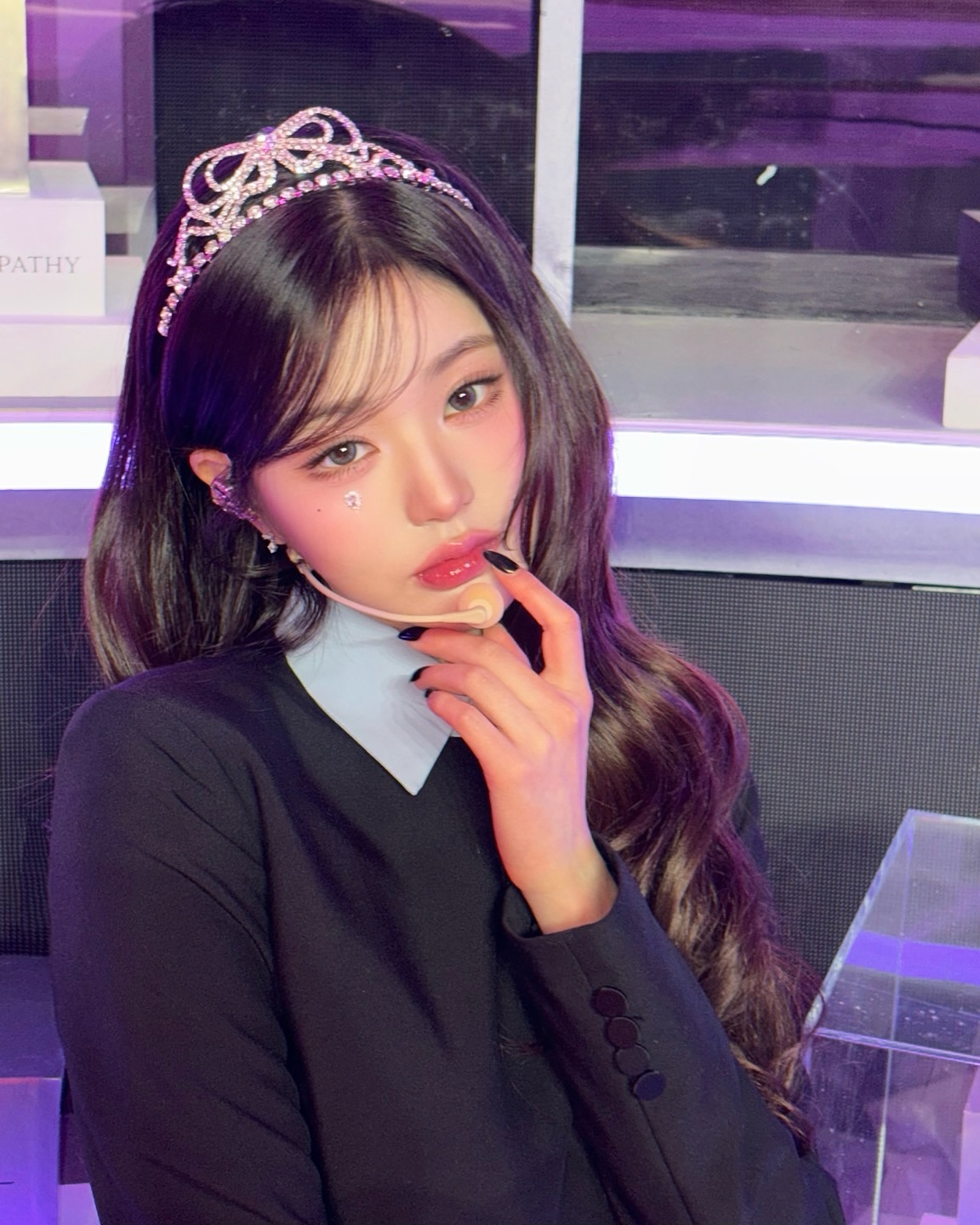 아직 유효한 코 끝 블러셔💗
블러셔로 러블리한 매력 더하기💖 이미지