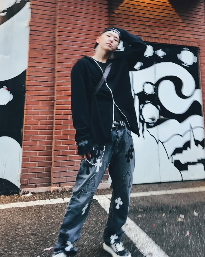 남돌들이 즐겨하는 크롬 데님🔥 이미지6