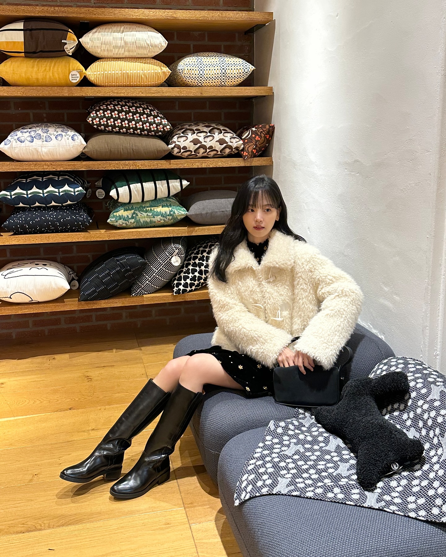 야무진 토끼상🐰강한나의
야무지게 입은 사복룩 모음🩶데이트룩으로 딱이야❤️ 이미지1