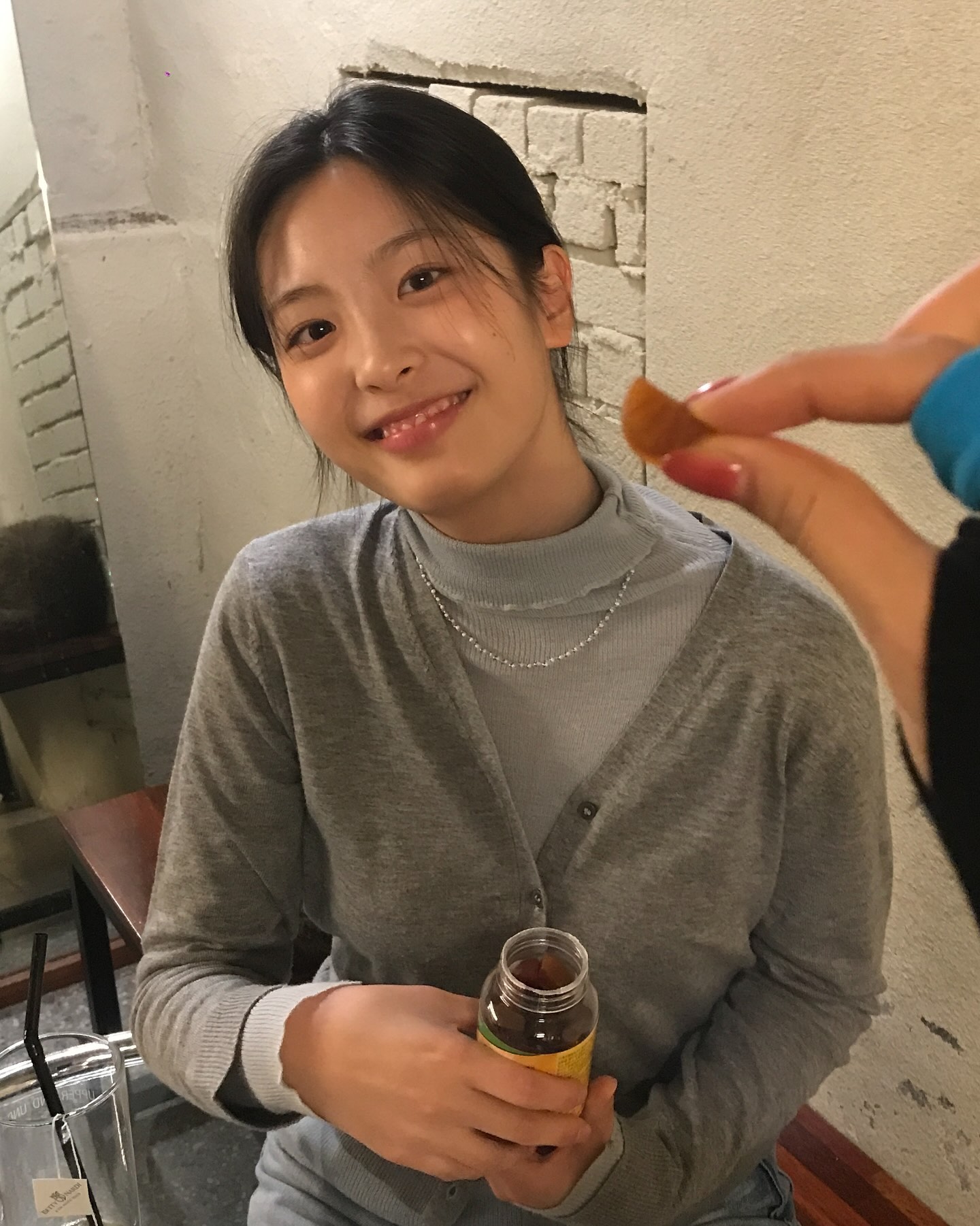 무채색도 화사하게 입는 오예주❤️
무채색부터 체크까지 휘뚜루 따라입기 좋은 룩 이미지4