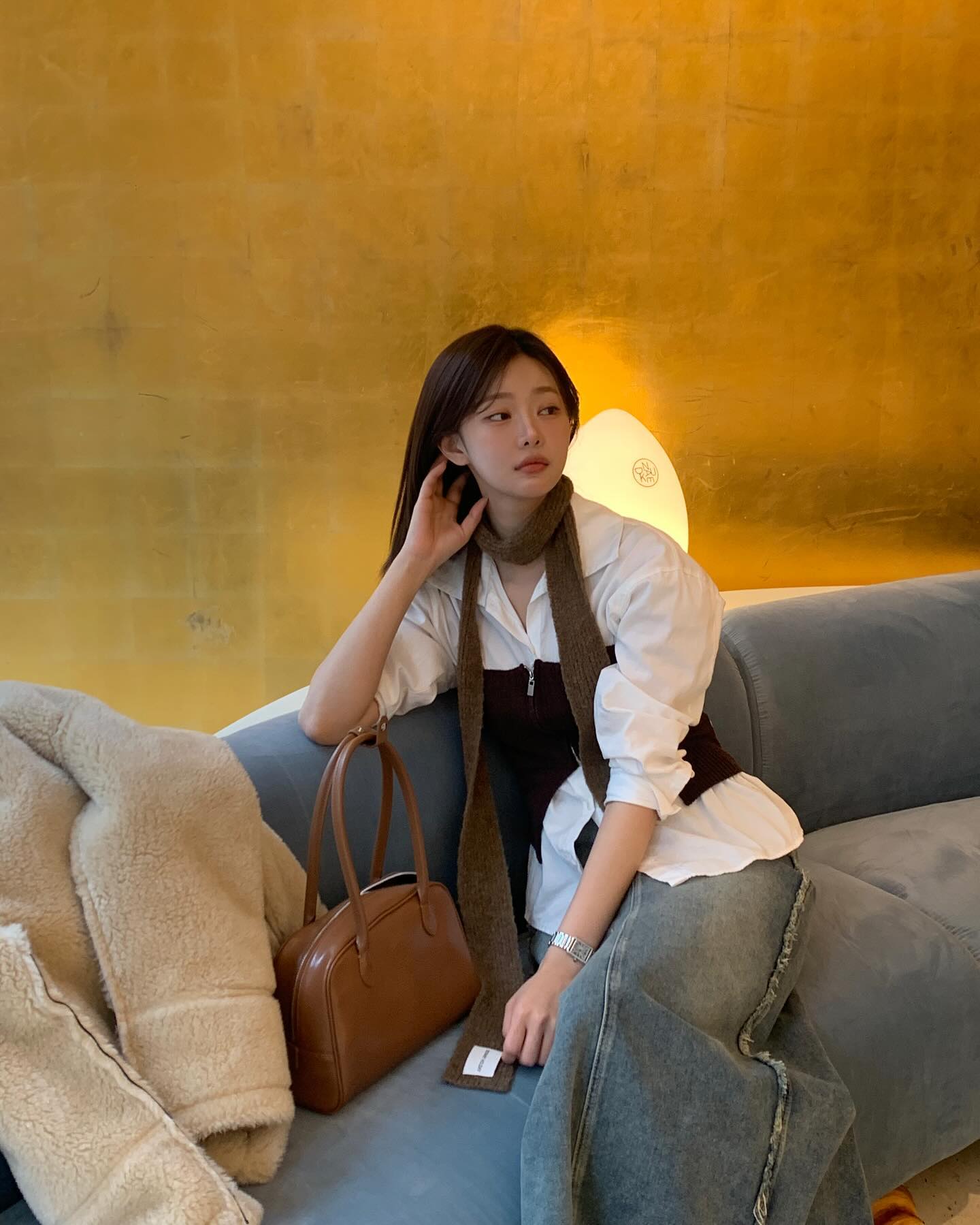 봄 옷 쇼핑 전 참고해야 할 트렌드5
돌아오는 SS시즌엔 5가지만 기억하기✅
1. 핑크 컬러
2. 스트라이프 패턴
3. 플로럴 원피스
4. 체크 패턴
5. 레이어드 룩 이미지9