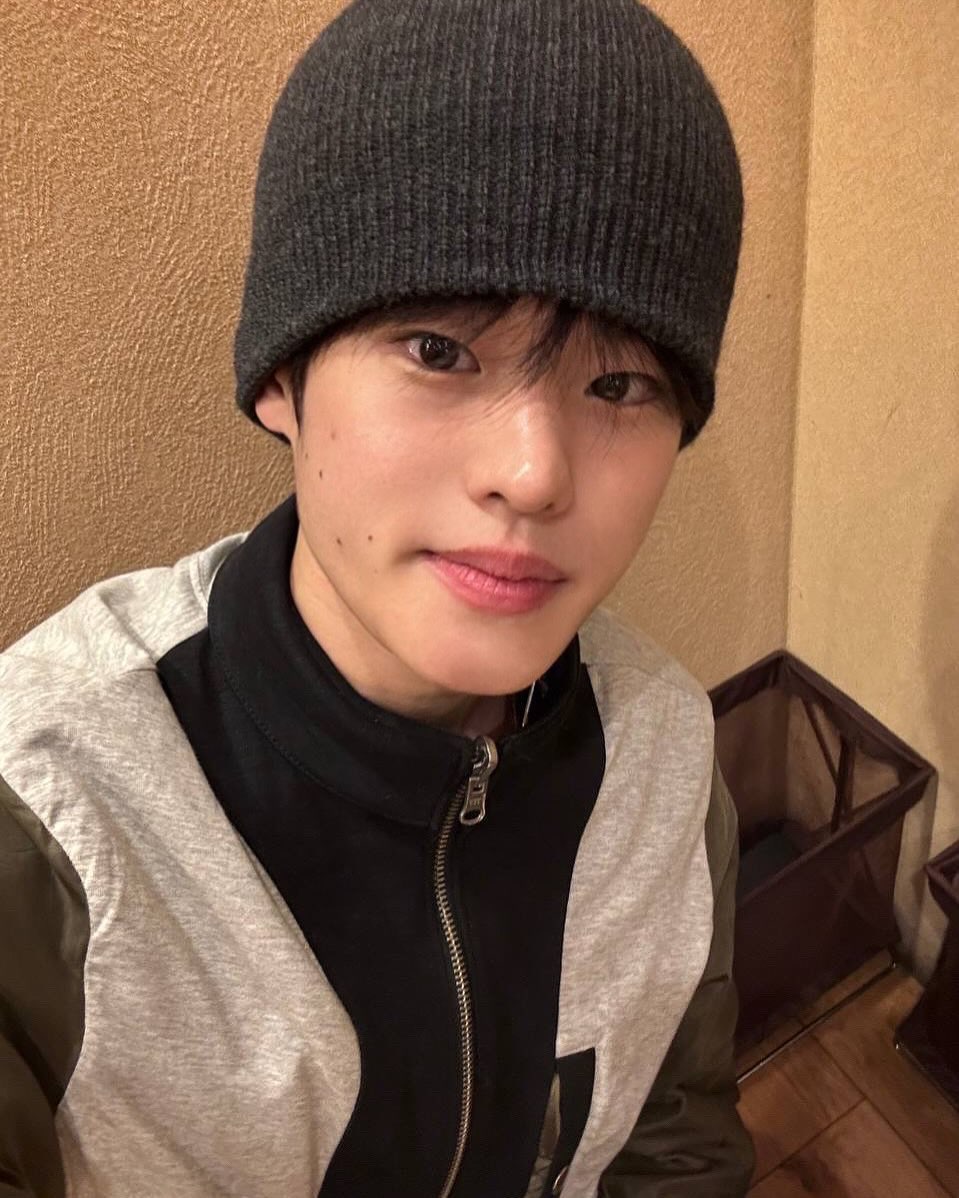 대대로 내려오는 SM 덕후몰이상

팬들을 쓸어담는 덕후몰이상! 모두 알고 계신가요? 말랑말랑하고 특유의 귀여운 외모로 팬들에게 큰 사랑을 받는 얼굴상입니다. 특히 SM 아이돌들은 대대로 덕후몰이상들이 존재하는데요. 데뷔 초 사랑스러운 외모로 인기를 끌었던 태연을 시작으로, 누가 있을지 함께 알아볼까요?👀

1. 소녀시대 태연
2. 엑소 백현
3. 에스파 윈터
4. 라이즈 소희
5. 엔시티 위시 사쿠야 이미지