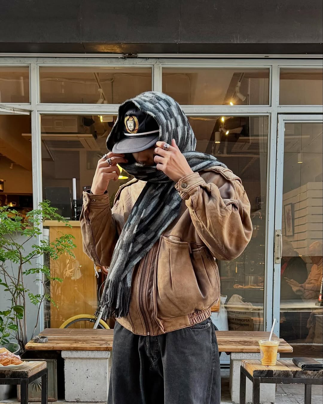 볼캡에 두르는 센스🥷 이미지