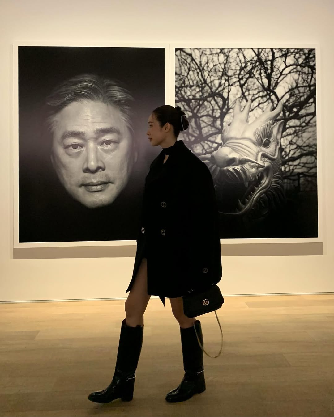 블랙의 무궁무진한 변신은 무죄!

블랙 미니 스커트에 검정 스타킹은 섹시한 스타일의 정석이에요. 캐주얼한 블랙 착장으로 센스 있게 소재를 믹스매치해서 시크하고 트렌디한 분위기를 연출할 수도 있답니다.

역시 블랙은 올타임 레전드🖤 이미지2