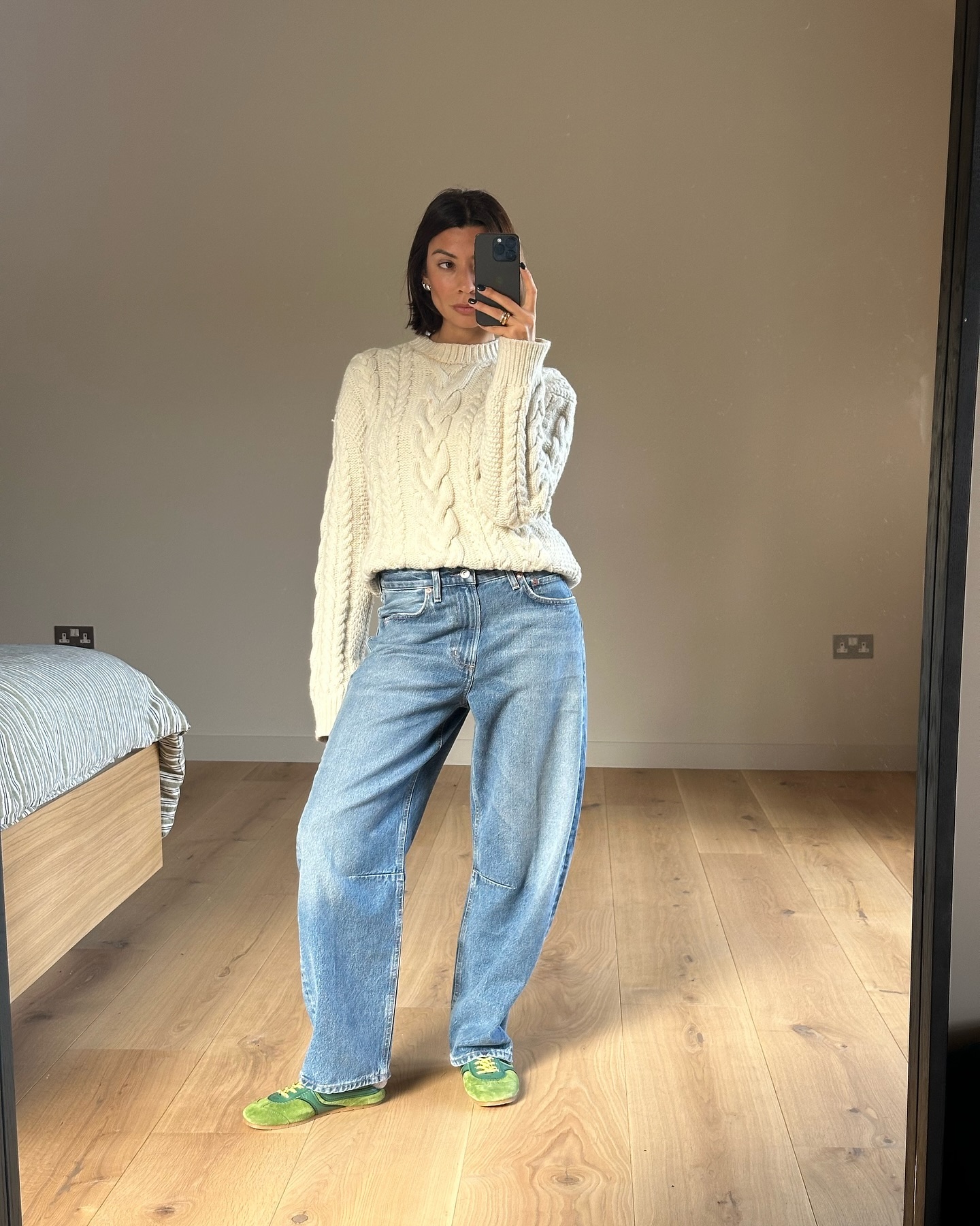 주목해야 할 청바지 트렌드 4👖

일상 속 자주 찾게 되는 코디 아이템은 바로 청바지죠💙 다가오는 봄, 유행할 청바지 트렌드 4가지를 소개해 드릴게요!

1. 항아리 핏의 배럴 진
2. 다크 워싱 진
3. 스트레이트 진
4. 와이드 진 이미지2