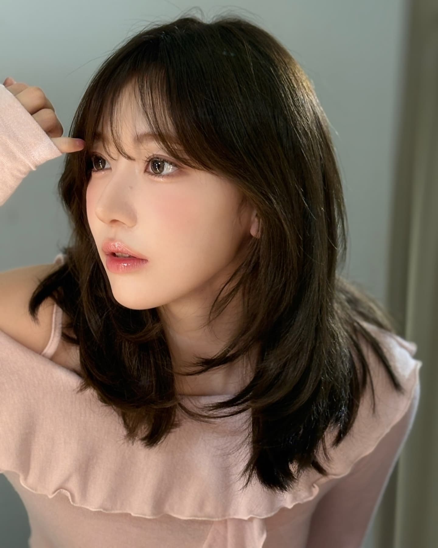 셀럽들이 자주 하는 헤어 팁💡
귀 옆 볼륨으로 중안부를 더 짧아보이게✔️ 이미지2