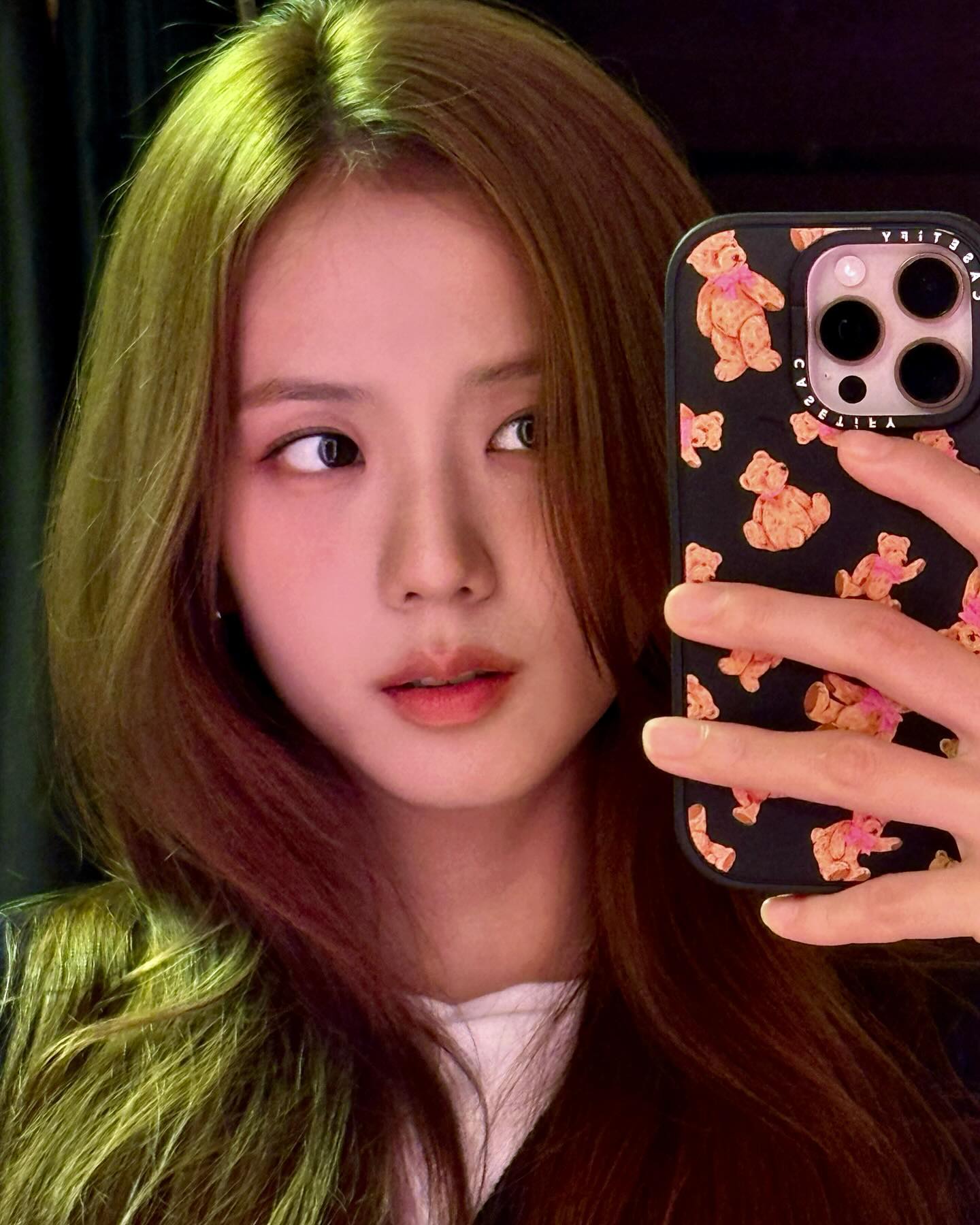 셀럽들이 자주 하는 헤어 팁💡
귀 옆 볼륨으로 중안부를 더 짧아보이게✔️ 이미지4