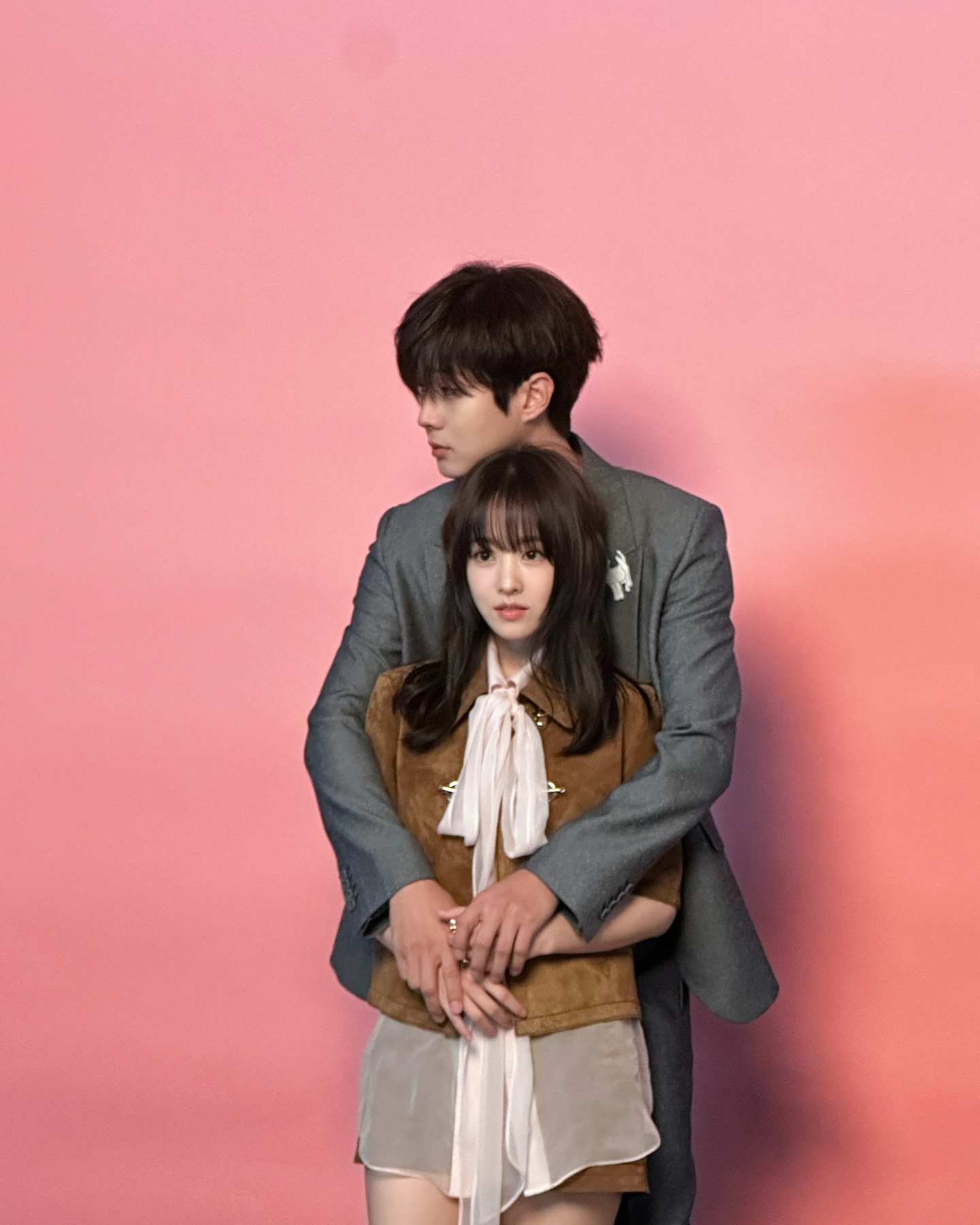 얼굴합 최고 순두부 x 순두부 조합🤍
같은 듯 다른 시밀러룩으로 케미 업!👩❤️👨 이미지2