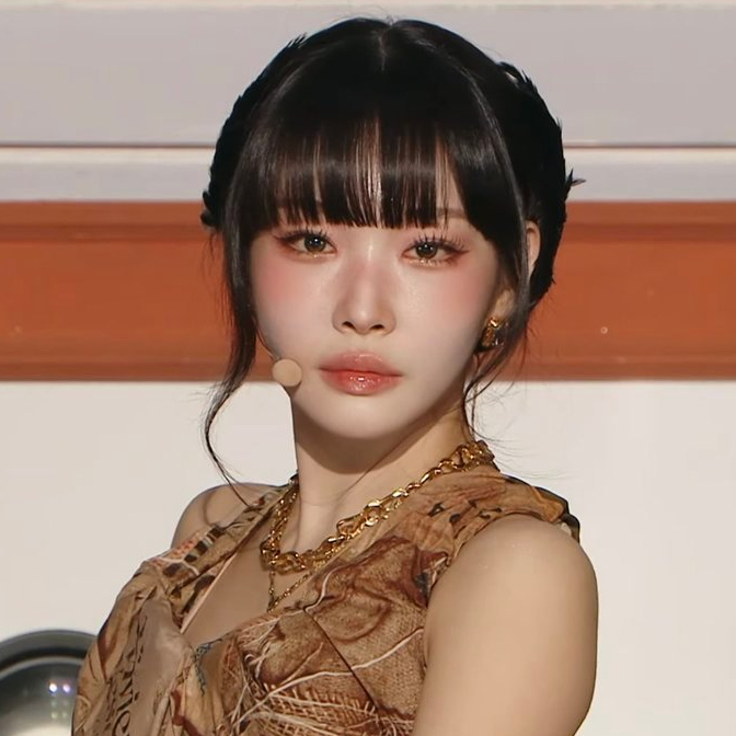 글리터신에서 갈웜신으로🧡💫
반응 좋은 발레핑 청하의 립은 토니모리 - 치크톤 립앤치크 듀오밤 '베이비 피치' 이미지2