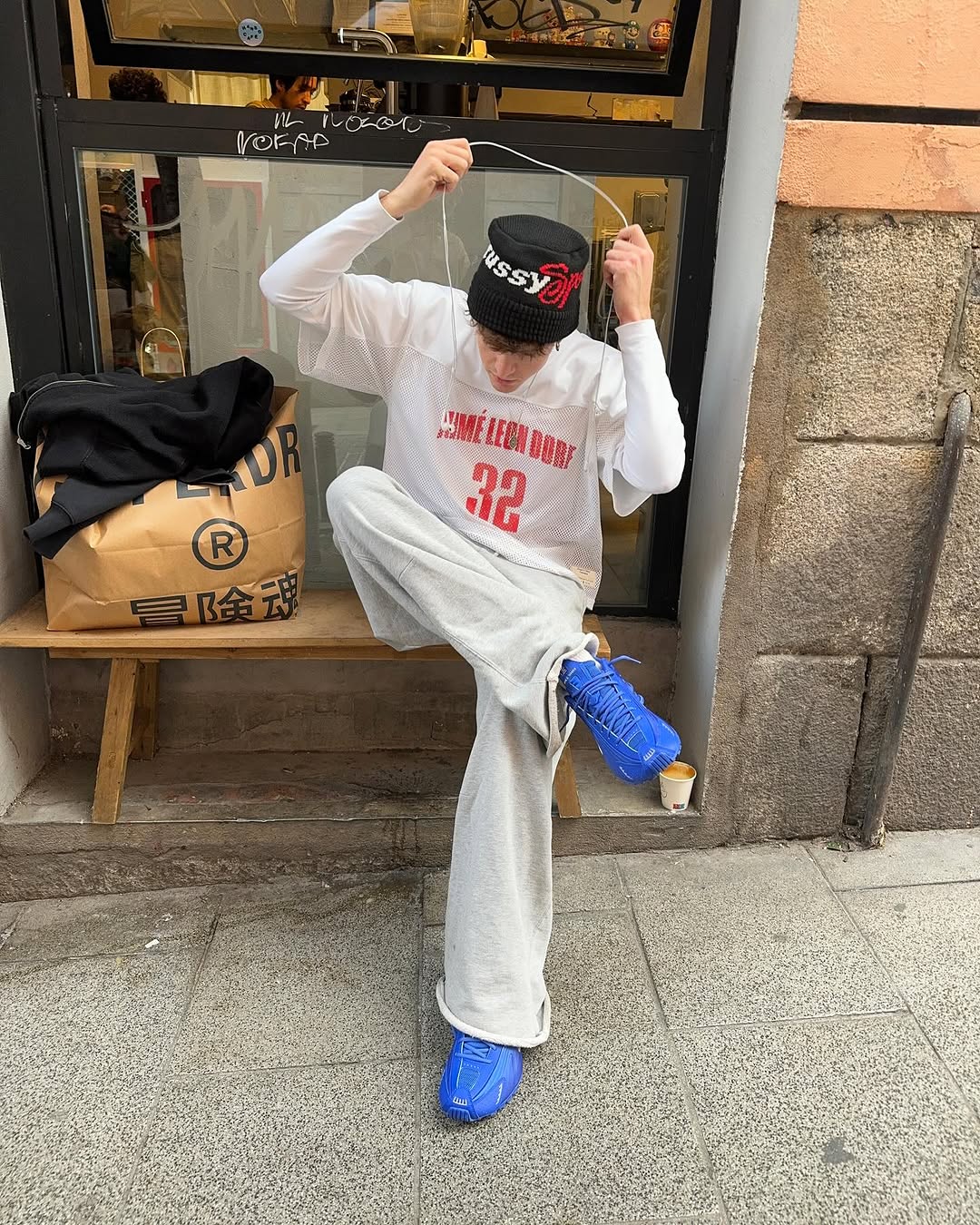 포인트로 파란 샥스어때🦈 이미지