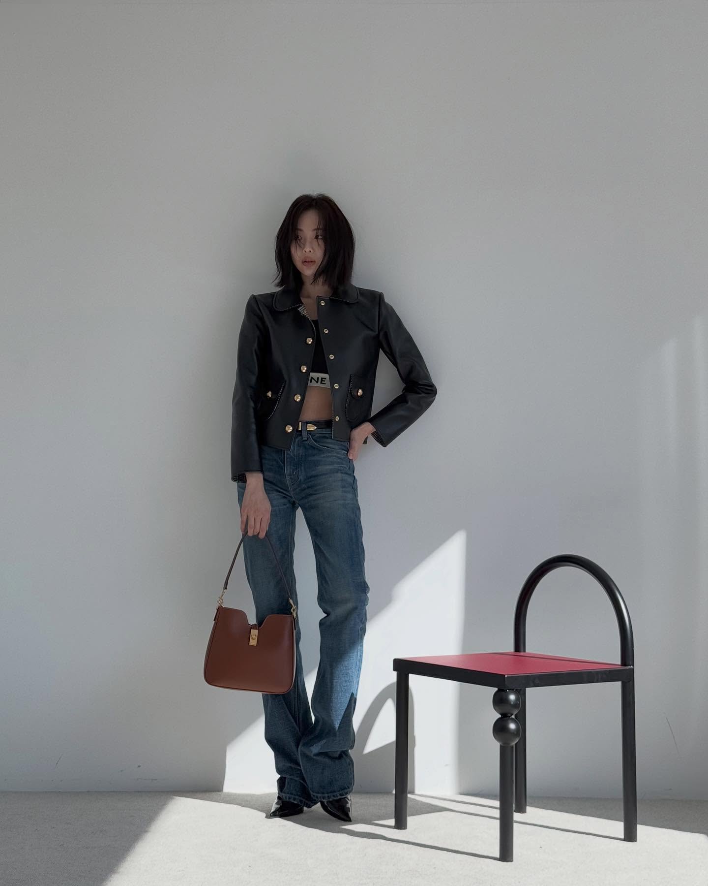 켄드릭 라마가 쏘아올린 트렌드👖✨

지난 10일 켄드릭 라마는 슈퍼볼 하프타임 공연에서 플레어진을 입고 등장했습니다.  슈퍼볼 효과로 그가 입고 등장한 '플레어진'은 지금 가장 핫한 바지가 되었는데요. 서울신문 보도에 따르면 슈퍼볼 종료 48시간 만에 ‘플레어진’ 관련한 구글 검색 횟수는 무려 5000% 급증했다고 알려졌죠.🔥

심상치않은 플레어진 트렌드. 따라잡으려면 어떻게 입어야 하는지 알아야겠죠? 국내 셀럽들의 플레어진 코디를 모아왔으니 당장 내일 코디에 참고해보시는 것은 어떠세요? 이미지7