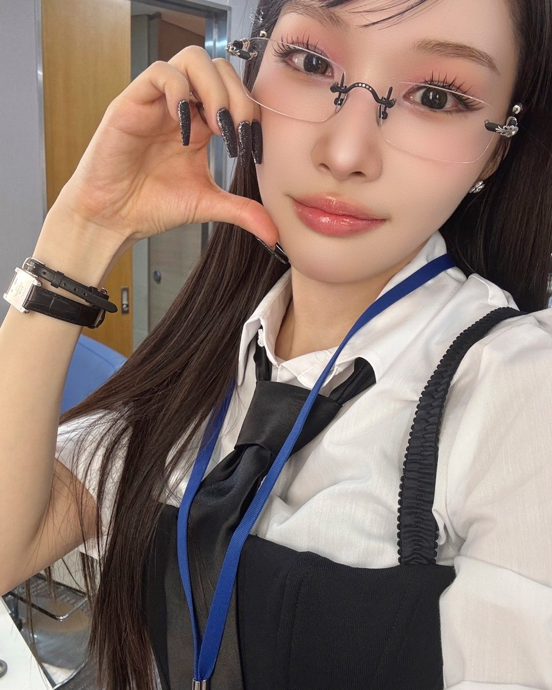 청하의 네일 자랑법💅 
발레코어부터 긱시크까지 추구미에 맞는 것으로 따라해보자🩶🎀 이미지3