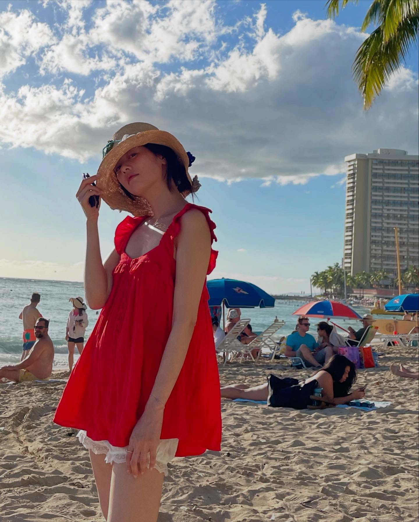 인생샷 건지는👙🏖️휴양지 코디
추운 겨울을 벗어나 따뜻한 휴양지에서는 이렇게❤️ 이미지7