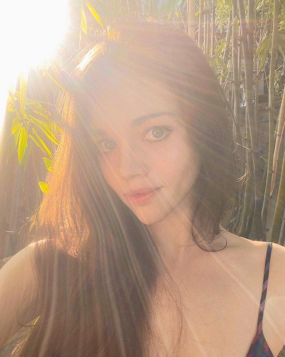유전자 그대로 물려받은 셀럽 2세

유명한 셀럽 부모로부터 다재다능한 재능과 외모를 물려받은 할리우드 2세들. 요즘 근황은 어떨지 슬라이드를 넘겨 확인해 보세요!💕

1. 올리비아 핫세 x 인디아 아이슬리
2. 데이비드 베컴 x 하퍼
3. 뱅상 카셀 x 데바 카셀 이미지2
