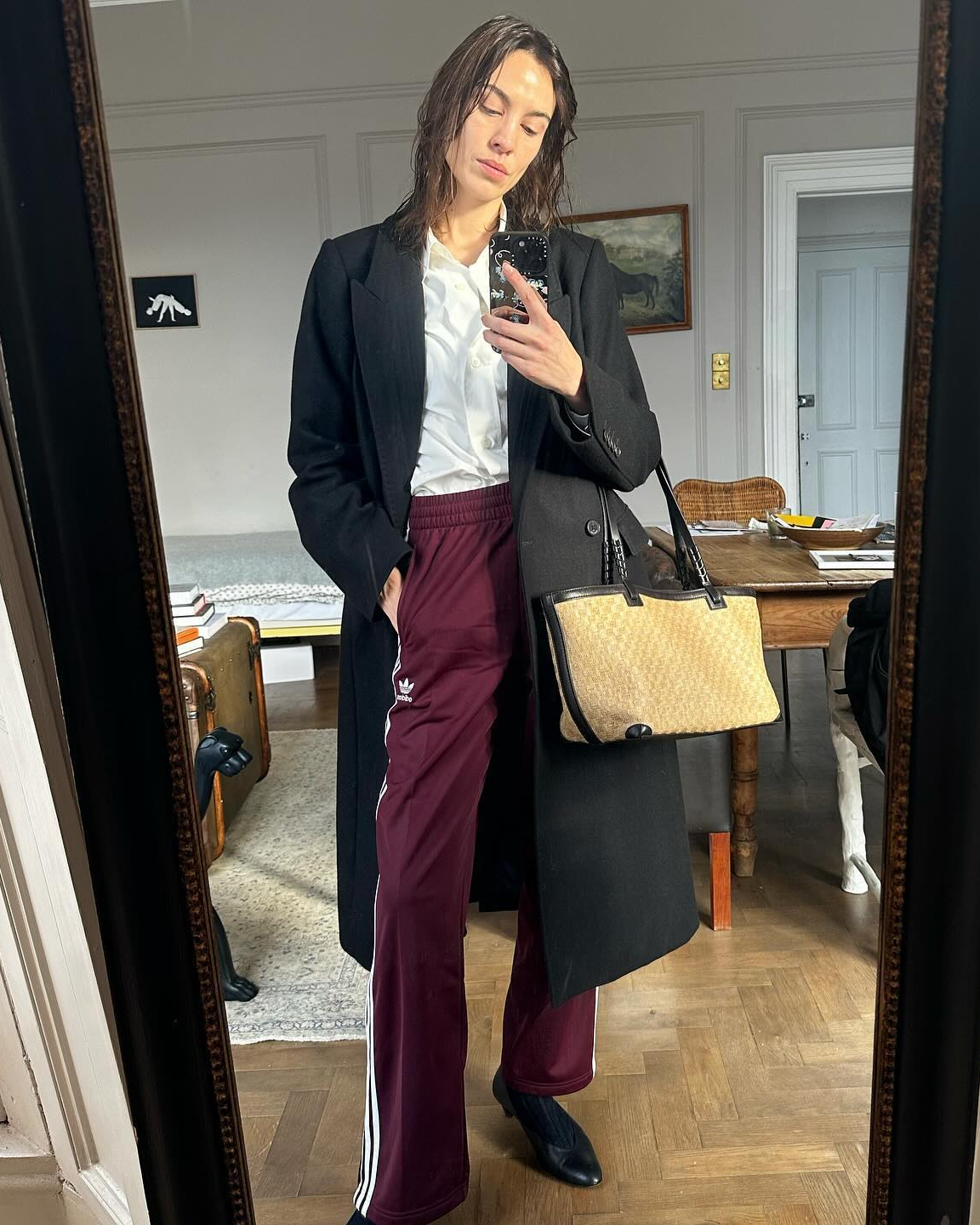 미니멀에 힙 더하는🖤아디 팬츠룩 이미지