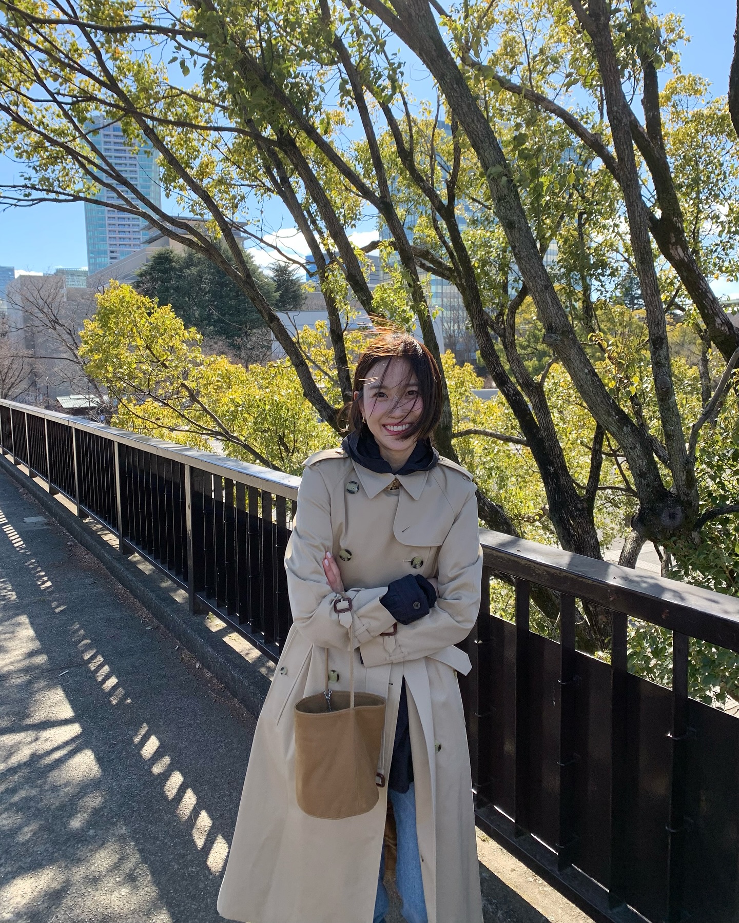 이번주부터 따뜻해진대요☀️🤍
4인4색 셀럽들의 버버리 트렌치코트룩🧥 이미지2