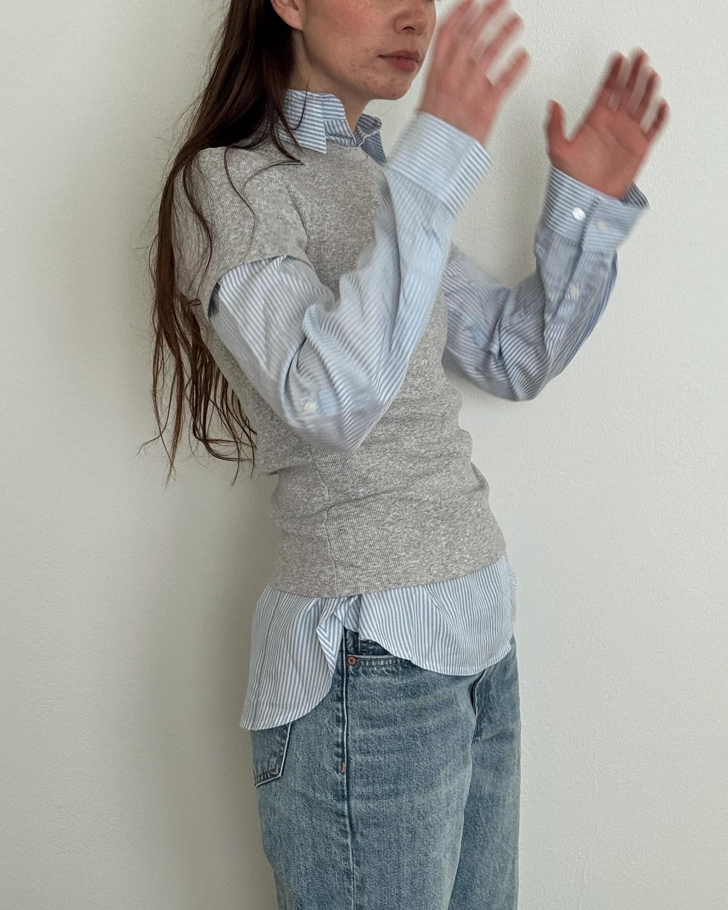 겹쳐입거나, 허리에 묶거나 매력만점 레이어드 코디의 매력🩶🤎 이미지2