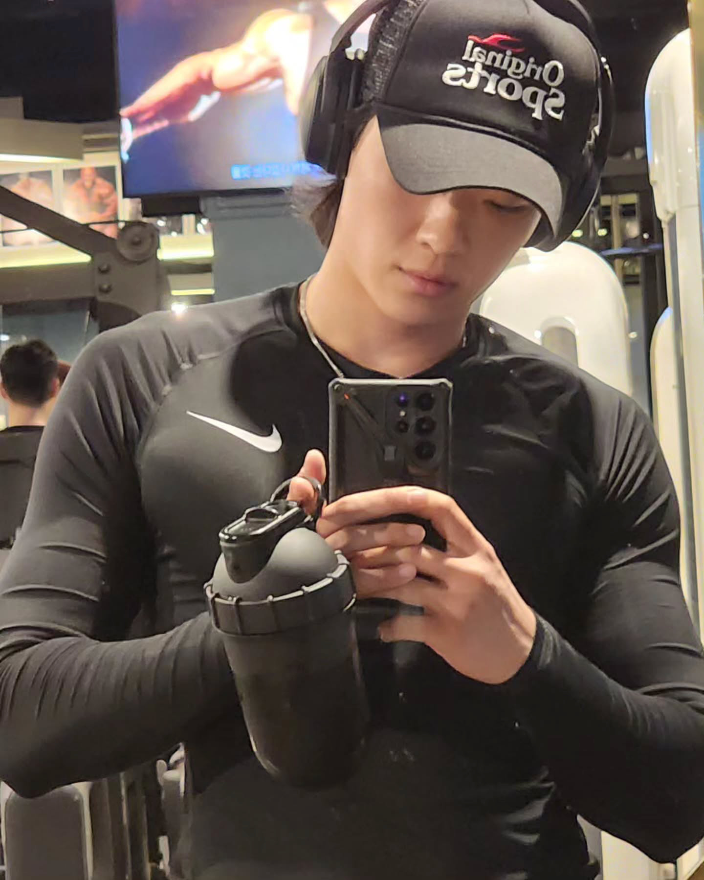 옷태가 나려면 운동은 기본🔥
주말에 쇠질 예약🏋️‍♀️ 이미지