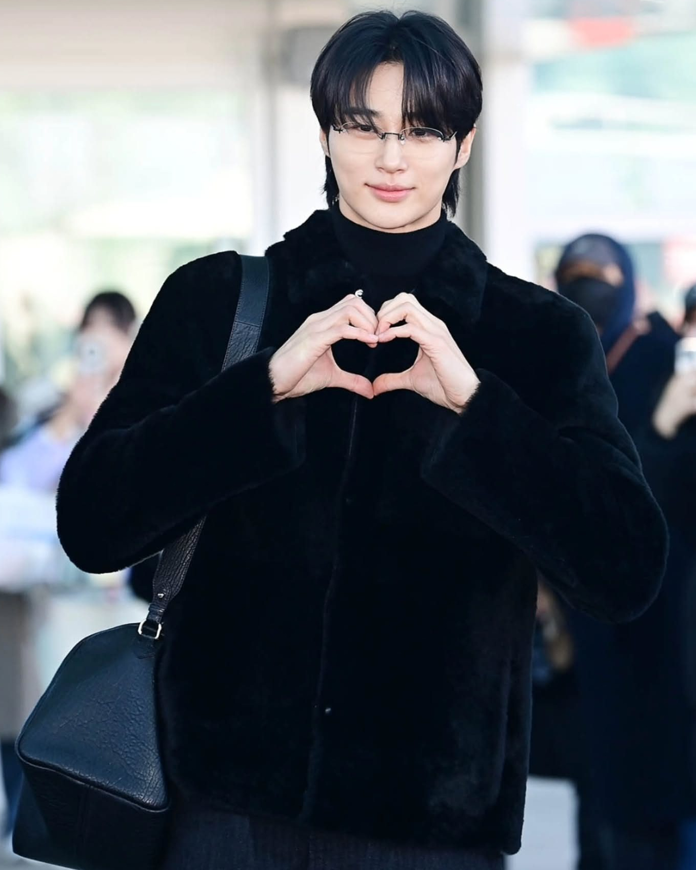 긱시크 변우석 미치겠다🤦🏻‍♀️🖤 이미지