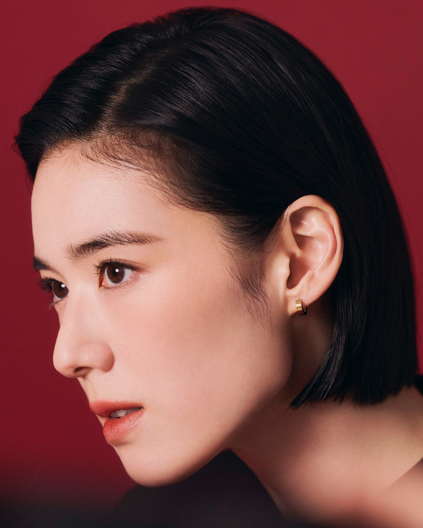 독보적 우아함🖤❤️정은채의 뷰티
아르마니 뷰티 앰버서더 정은채 화보💄비하인드컷 공개 #광고

아르마니 뷰티가 브랜드 코리아 앰버서더 정은채와의 첫 브랜드 화보와 함께 비하인드 컷을 공개했습니다.

아르마니 뷰티를 대표하는 베스트 파운데이션 제품들로 완성한 그녀의 고급스럽고 우아한 피부가 특히나 돋보였는데요.

화보 촬영장을 마치 영화 속 한 장면처럼 만드는 그녀의 아름다운 모습을 더 많은 컷들을 통해 감상해보세요. 이미지5