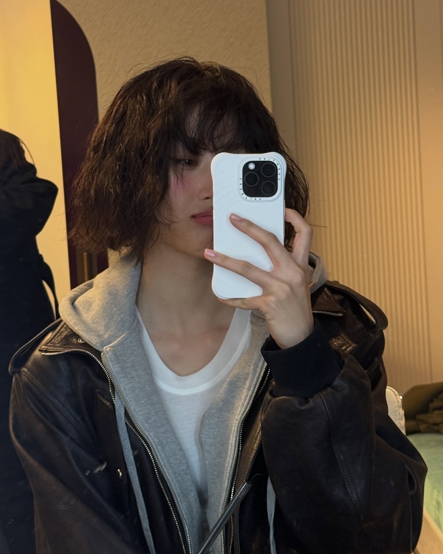 충격실존🚨문가영 단발
칼단발로 포스있다가 부스스펌 들어가니 멍뭉미 가득❤️ 이미지6