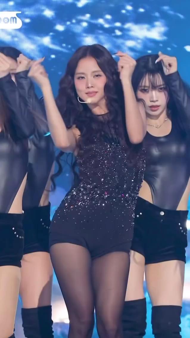 지수 언니 어제자 SBS 인기가요 팬캠🖤🌏마르고 싶어요… 이미지