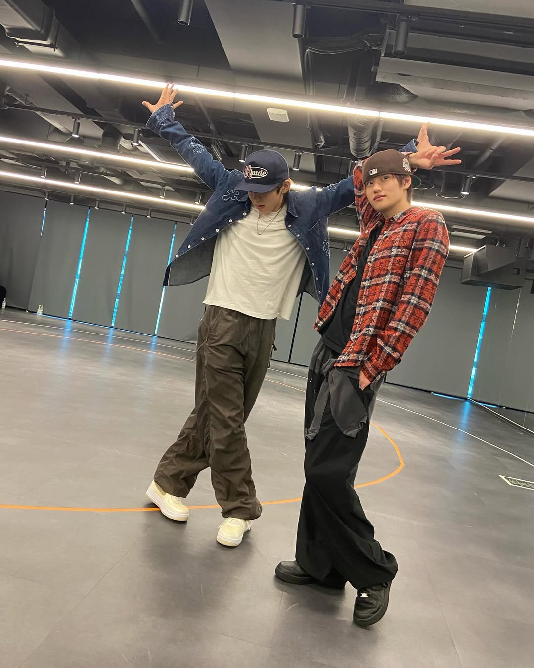 뉴에라는 뒤로 쓰는 맛🧢 이미지4