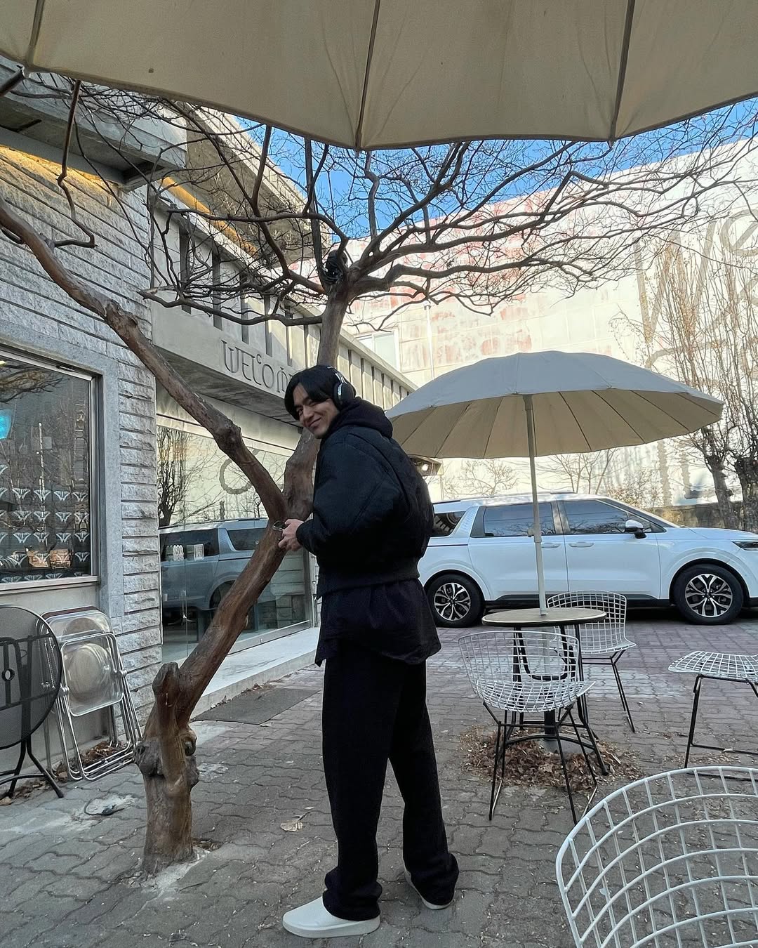 손이 자주 가는 검정 후드😎 이미지