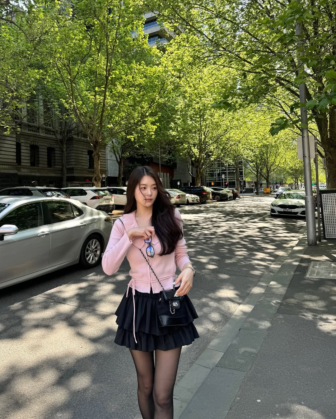 센슈얼한 룩의 완성, 검정 스타킹🖤 이미지3