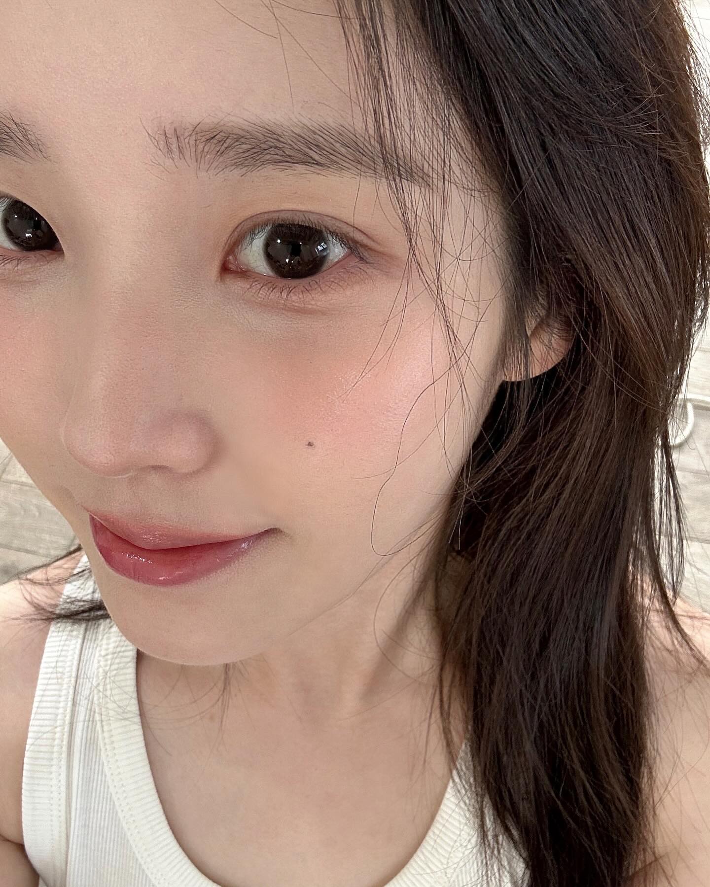 상큼한 얼굴의 과즙상 여돌들🍓

특유의 러블리한 얼굴로 과즙미가 넘치는 과즙상들이 있죠! 모두가 인정하는 과즙상 셀럽들을 소개합니다.❤️

1. 트와이스 나연
2. 레드벨벳 조이
3. NJZ 하니
4. 아이유
5. 소녀시대 티파니 이미지9