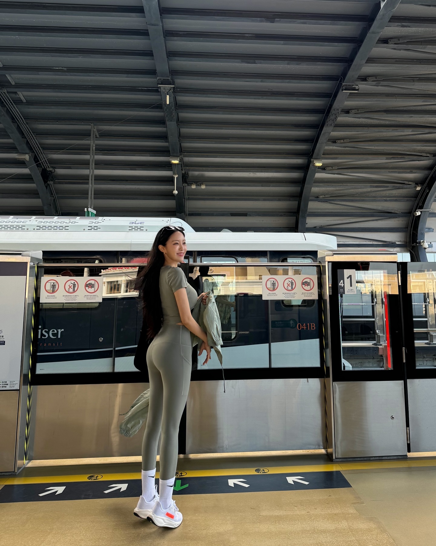 운동은 템빨💪운동복 브랜드 추천
운동할 때 입기 좋은 디자인 & 편안함 둘 다 잡은 추천 운동복 브랜드🖤
1. 알로
2. 아다놀라
3. 나이키 이미지9