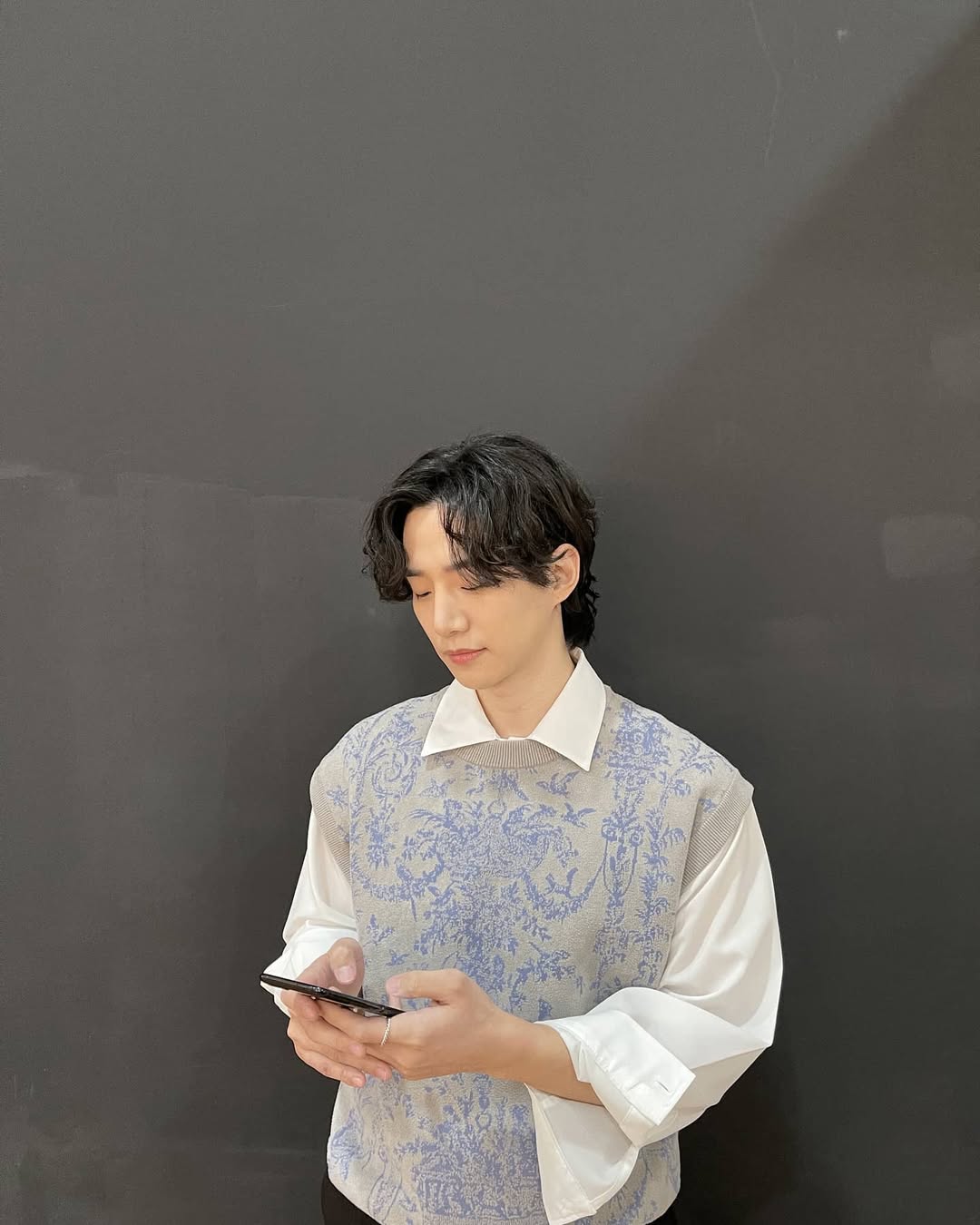 단정하게 셔츠+니트조끼📖 이미지