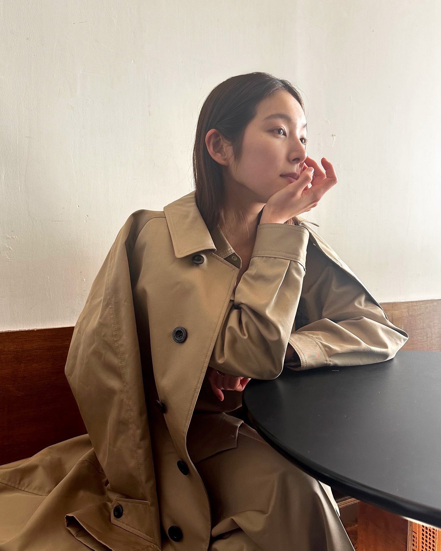 캐주얼이 러블리 하다니❤️

일본의 모델 아리하라 미유키는 국내에서도 이미 유명한 캐주얼룩 장인입니다. 일명 '일본 여친룩'으로 유명하죠. 주로 기본템 위주 코디가 많은데요. 그녀의 일상 사진을 통해 캐주얼룩을 러블리하고, 미니멀하게 풀어내는 스킬을 얻을 수 있을겁니다.

올봄 코디는 아리하라 미유키의 코디를 참고해보시는 것은 어떠세요? 이미지4