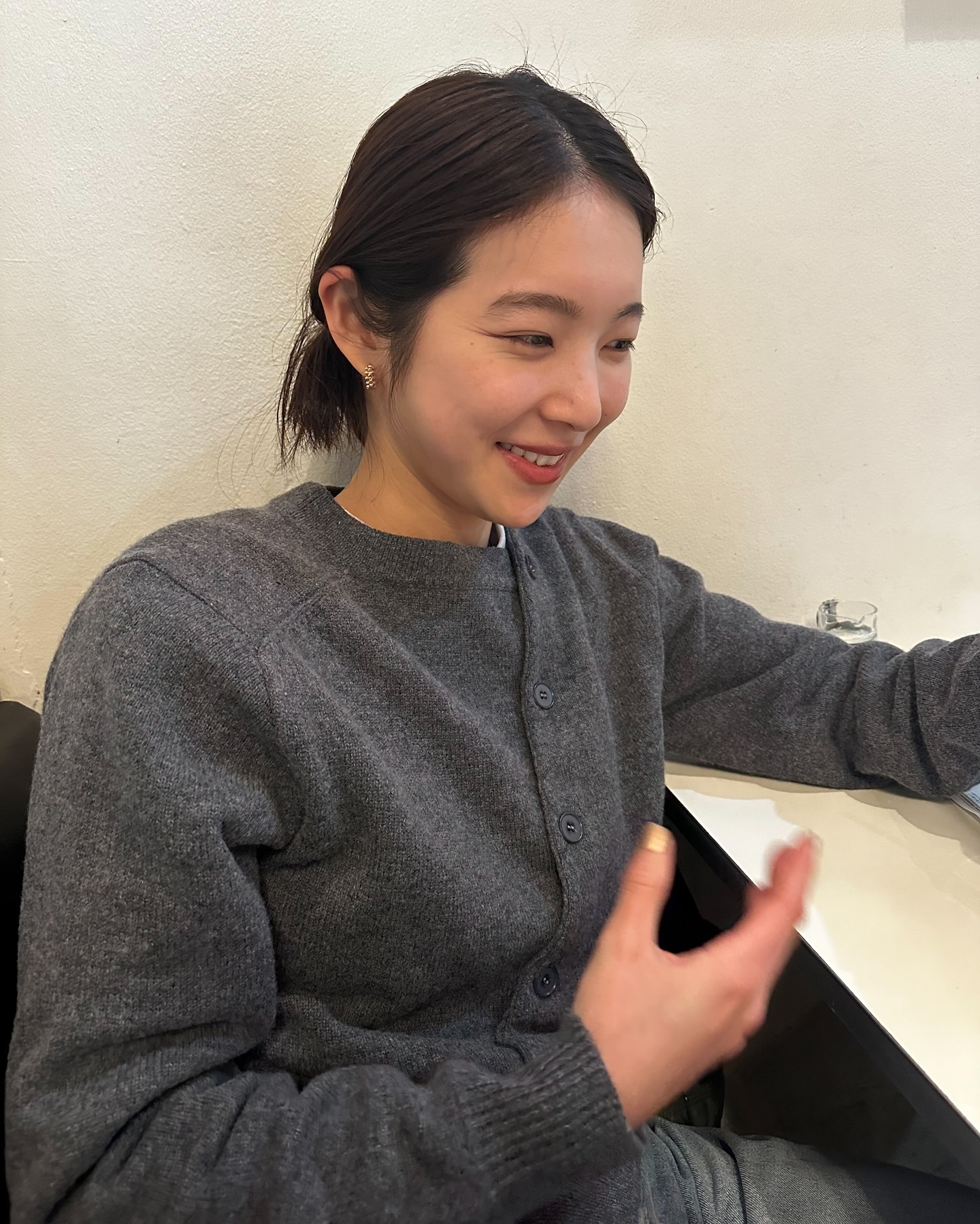캐주얼이 러블리 하다니❤️

일본의 모델 아리하라 미유키는 국내에서도 이미 유명한 캐주얼룩 장인입니다. 일명 '일본 여친룩'으로 유명하죠. 주로 기본템 위주 코디가 많은데요. 그녀의 일상 사진을 통해 캐주얼룩을 러블리하고, 미니멀하게 풀어내는 스킬을 얻을 수 있을겁니다.

올봄 코디는 아리하라 미유키의 코디를 참고해보시는 것은 어떠세요? 이미지3