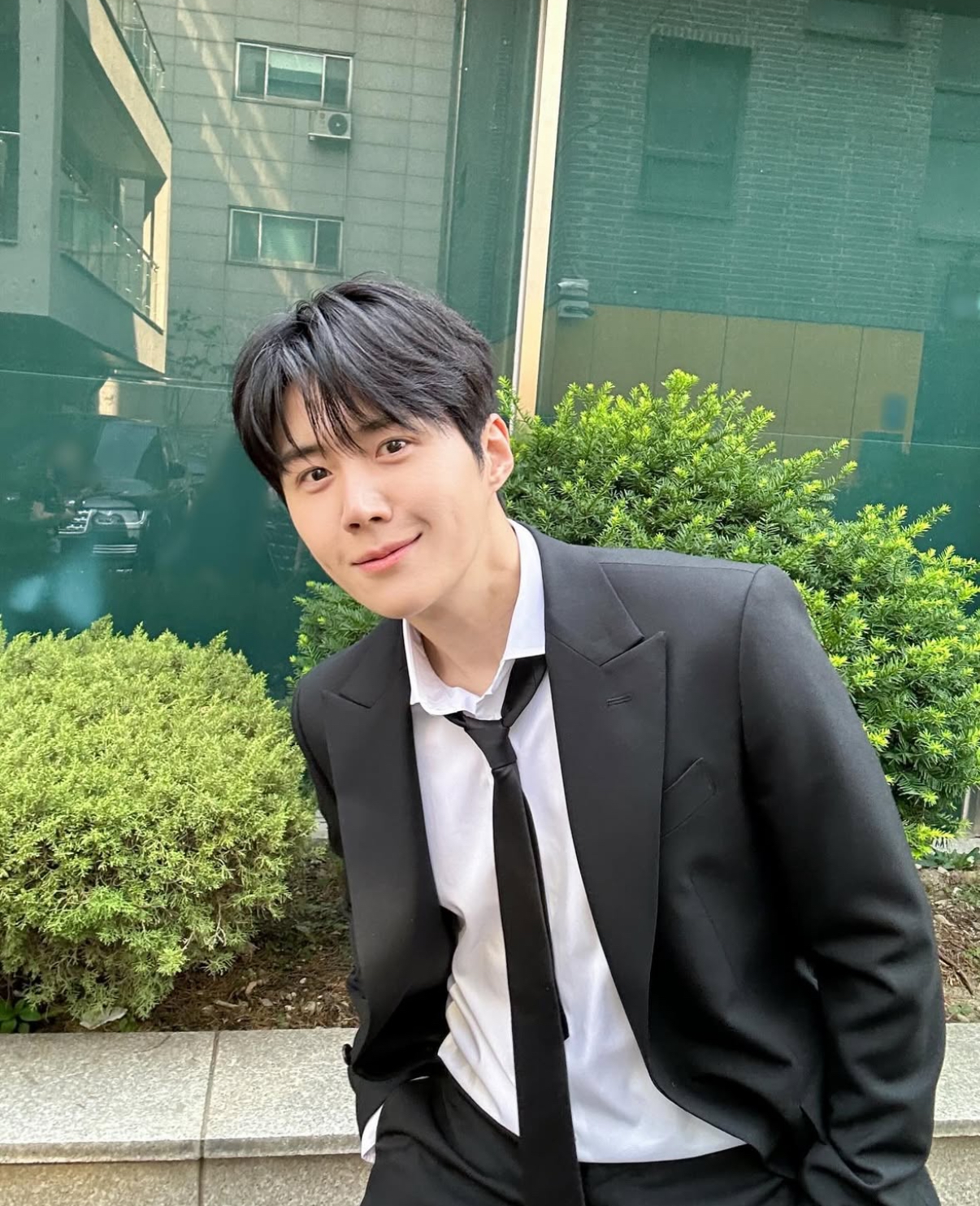 김선호, 판타지오와 전속 계약

김선호가 판타지오와 전속 계약을 체결해 새출발합니다.

판타지오는 "김선호와 전속계약을 맺었다. 다양한 작품에서 역량을 펼칠 수 있도록 지원을 아끼지 않겠다. 앞으로도 많은 응원·사랑 부탁드린다"고 전했는데요.

해당 소속사에는 차은우, 이창섭, 옹성우 등이 소속되어 있기도 합니다.

한편 배우로서 다양한 역량을 펼치고 있는 김선호는 올해 넷플릭스 '이 사랑 통역 되나요?'로 시청자들을 찾을 예정입니다. 이미지