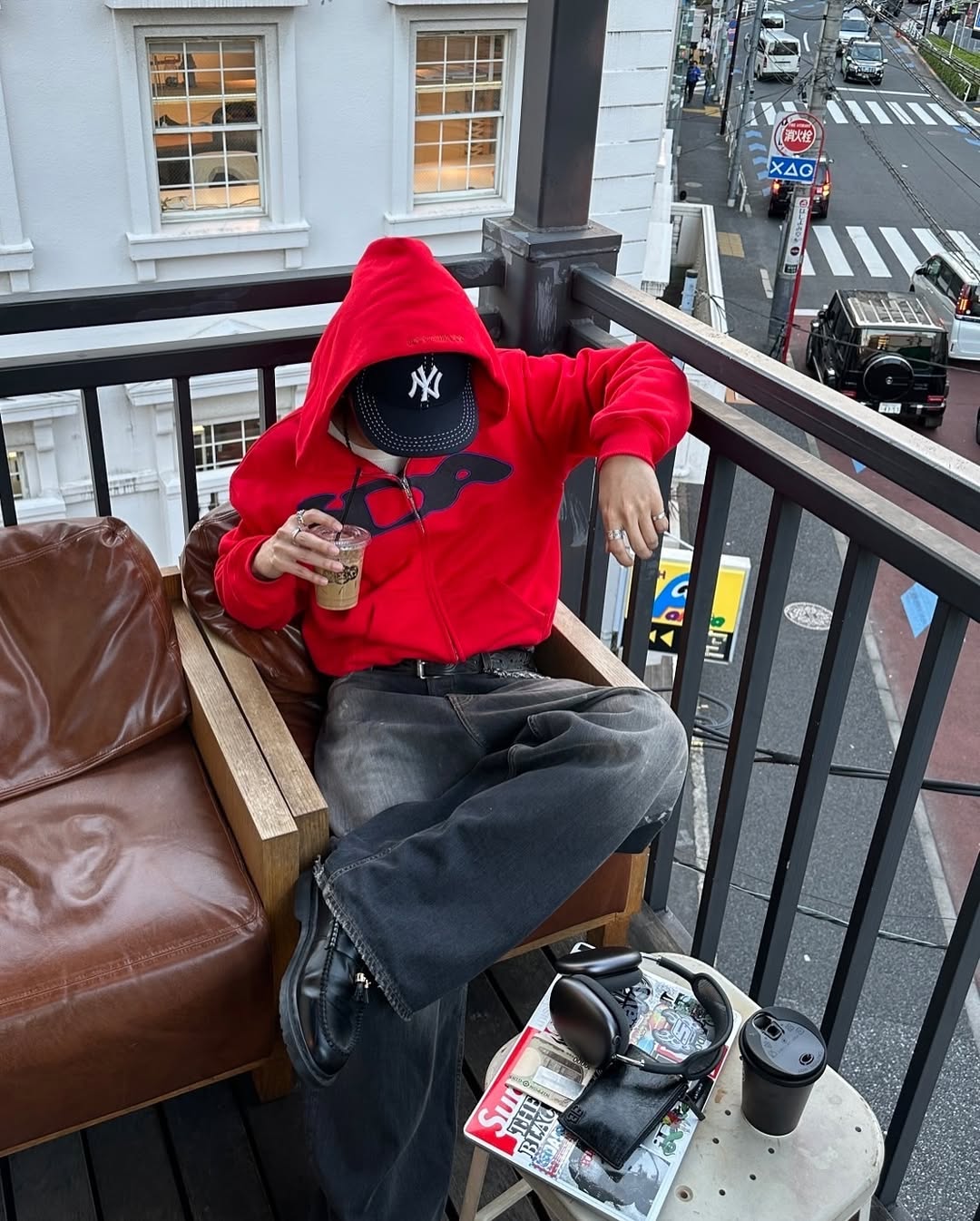 무채색 후드집업만 입음 질려👻 이미지