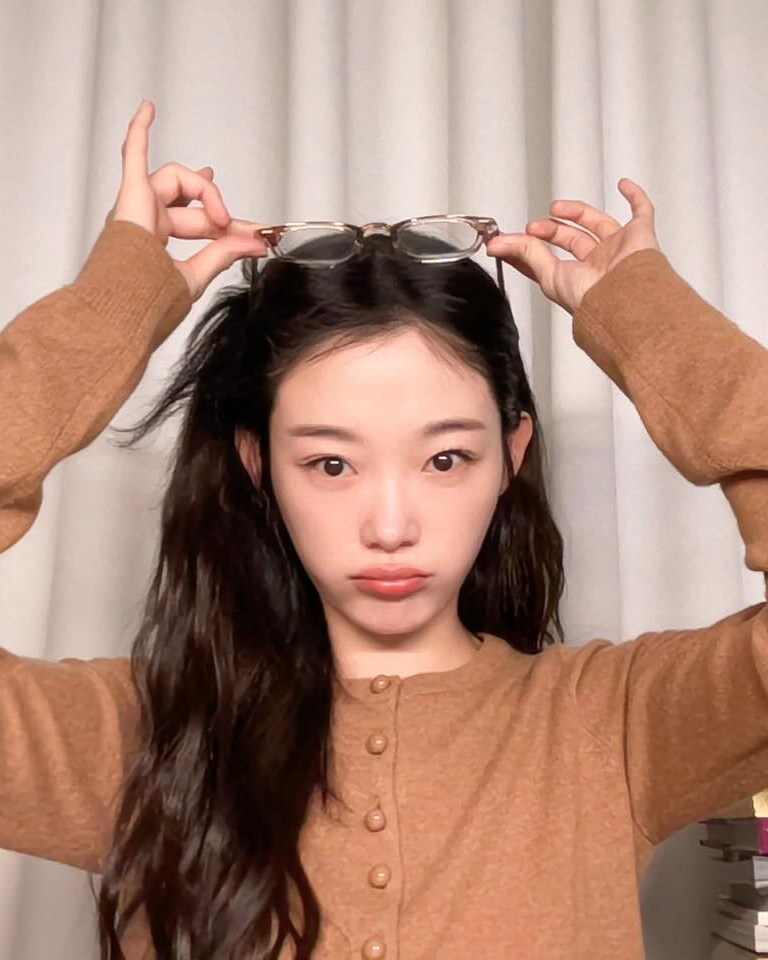 장꾸st 여친❤️이유미 사복패션
다양한 컬러&패턴으로 완성한 여친룩 스타일링✨ 이미지