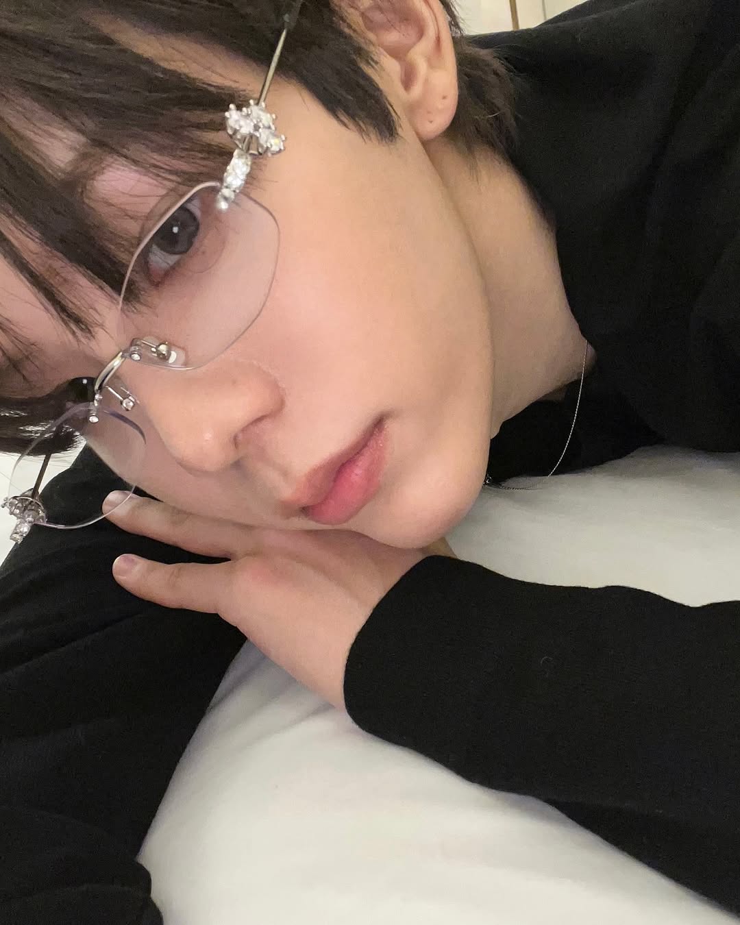 요즘 끌리는 무테안경🤓 이미지