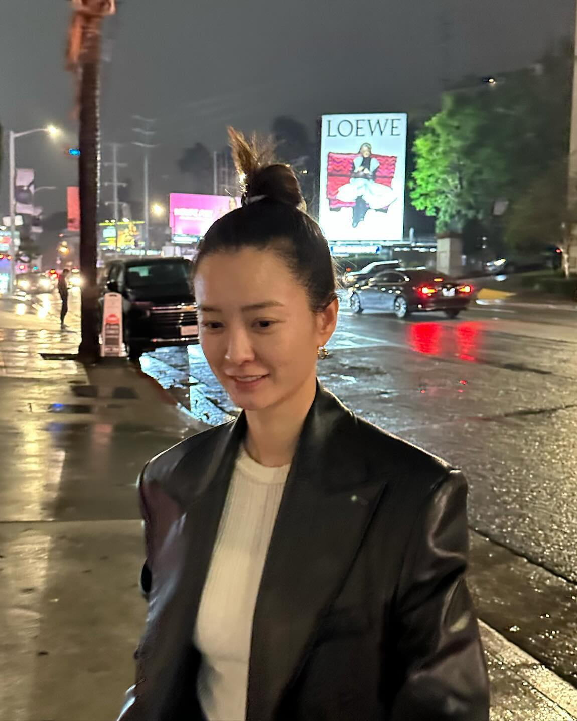 이름마저 고급진 귀족턱 셀럽 5✨

많은 사람들이 선호하는 V라인 턱 외에도, 인기를 끌고 있는 턱 모양이 있습니다. 바로 L자 턱인데요, '귀족턱'이라고도 불리는 이 턱은 고급스럽고 우아한 느낌을 줍니다. 그럼, 귀족턱을 가진 셀럽들을 소개해드릴게요.🤍

1. 송혜교
2. 수지
3. 김유정
4. 정유미
5. 정채연 이미지8
