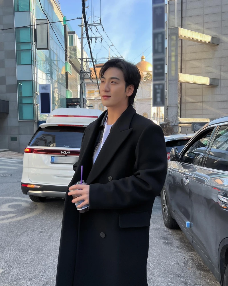 취향 많은 남성미 폭발 짐승돌3❤️🔥
남성미가 돋보이고, 특유의 섹시한 매력이 느껴지는 이 스타일은 은근히 많은 분들의 이상형으로 꼽히곤 하는데요. 그렇다면, 짐승미가 돋보이는 셀럽들은 누구일지 함께 알아볼까요?🔥
1. 몬스타 엑스 셔누
2. 에이티즈 최산
3. 백호 이미지8