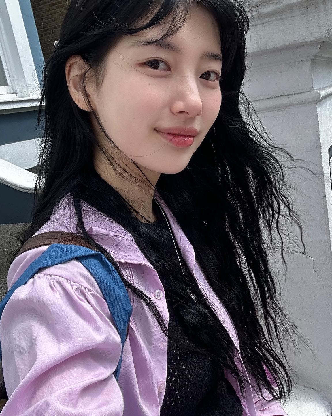 이름마저 고급진 귀족턱 셀럽 5✨

많은 사람들이 선호하는 V라인 턱 외에도, 인기를 끌고 있는 턱 모양이 있습니다. 바로 L자 턱인데요, '귀족턱'이라고도 불리는 이 턱은 고급스럽고 우아한 느낌을 줍니다. 그럼, 귀족턱을 가진 셀럽들을 소개해드릴게요.🤍

1. 송혜교
2. 수지
3. 김유정
4. 정유미
5. 정채연 이미지4