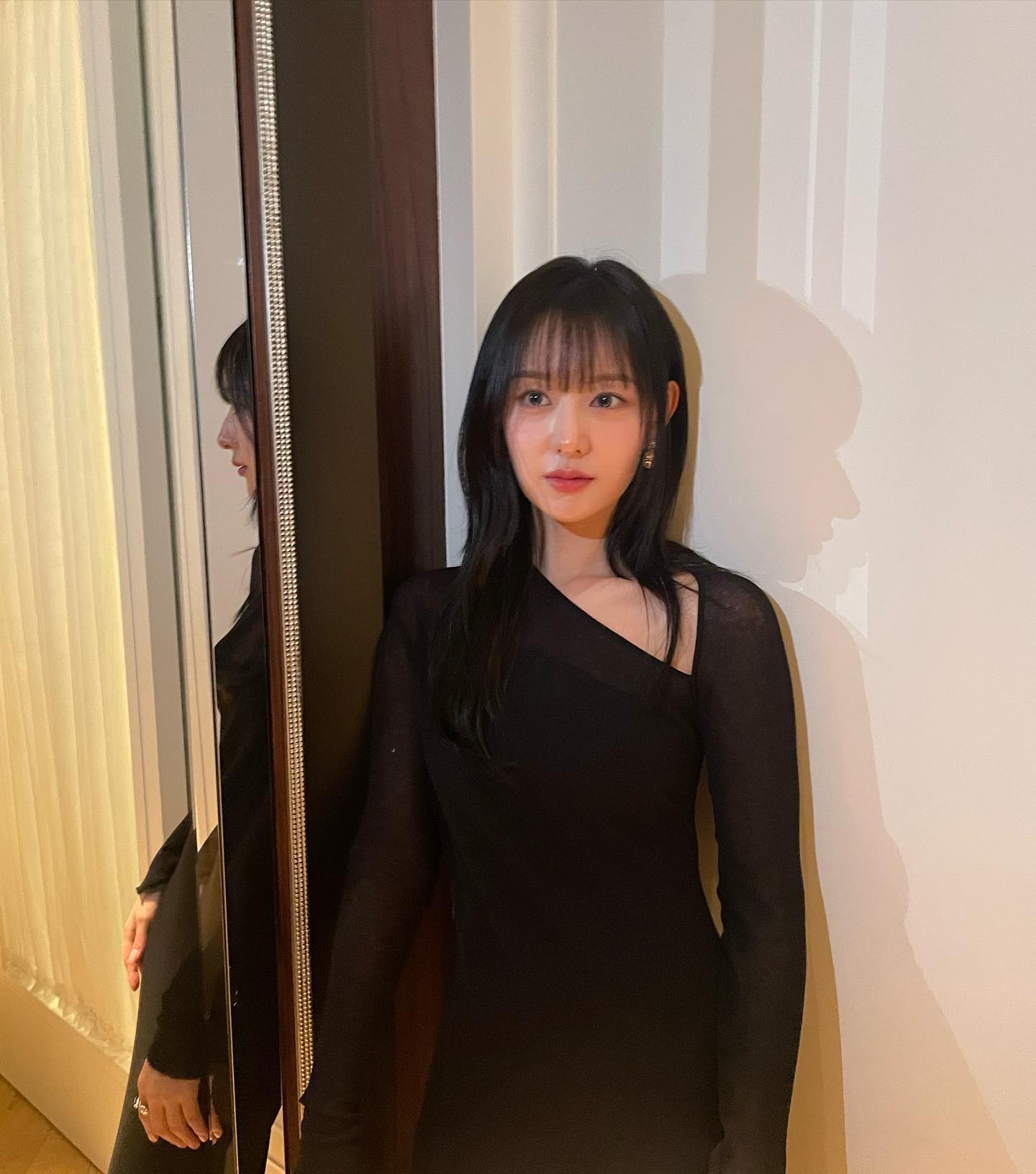 배우 김지원, 차기작은 '닥터X'👩‍⚕️

배우 김지원이 천재 외과 의사로 분할 예정입니다. '눈물의 여왕'으로 큰 사랑을 받은 김지원은 드라마 '닥터X:하얀 마피아의 시대'의 주인공 '계수정'으로 출연할 예정인데요.

김지원이 주연을 맡은 '닥터X:하얀 마피아의 시대'는 하반기에 촬영을 시작해 내년 SBS 편성을 논의중입니다. 이미지