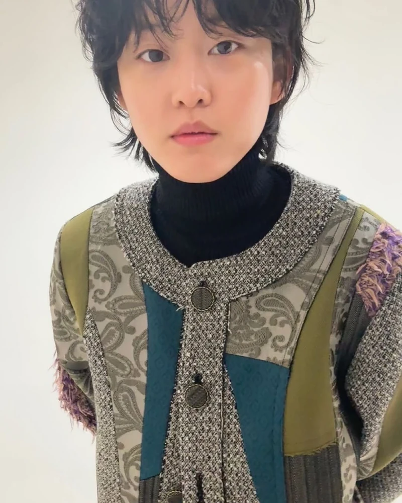 선배미 넘치는 얼굴상🧢
잘생긴 여배우는 특유의 중성적인 분위기가 매력적이에요. 다양한 배역을 소화할 수 있다는 것도 큰 장점이죠. 대학 시절 인기 많던 중성적인 선배가 떠오르는 얼굴 상을 가지고 있는 여배우들을 소개해 드릴게요🩶
1. 이연
2. 이주명
3. 이주영 이미지2