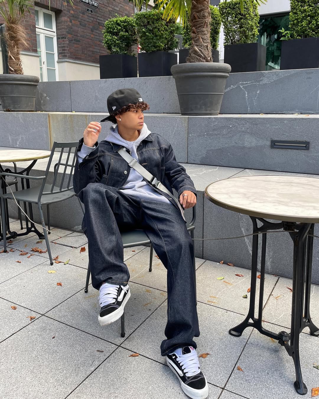 뉴에라는 뒤로 쓰는 맛🧢 이미지